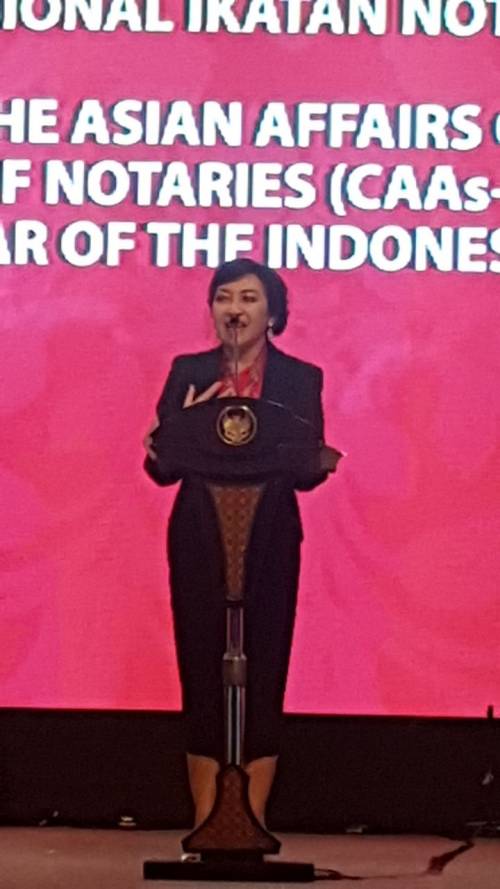 Sambutan Ketua Umum INI ibu Yualita Widyadhari, SH., MKn pada acara Pembukaan Rapat Komisi Asia Ikatan Notaris Internasional (CAAs UINL) dan Seminar Internasional Ikatan Notaris Indonesia (INI) tanggal 7-8 September 2017 di Bali